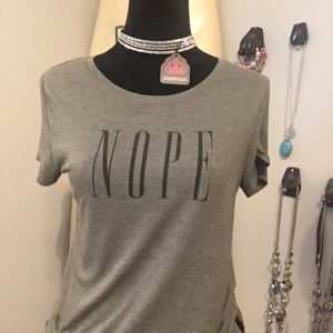 💥💥T shirt that says “nope”❗️💥💥